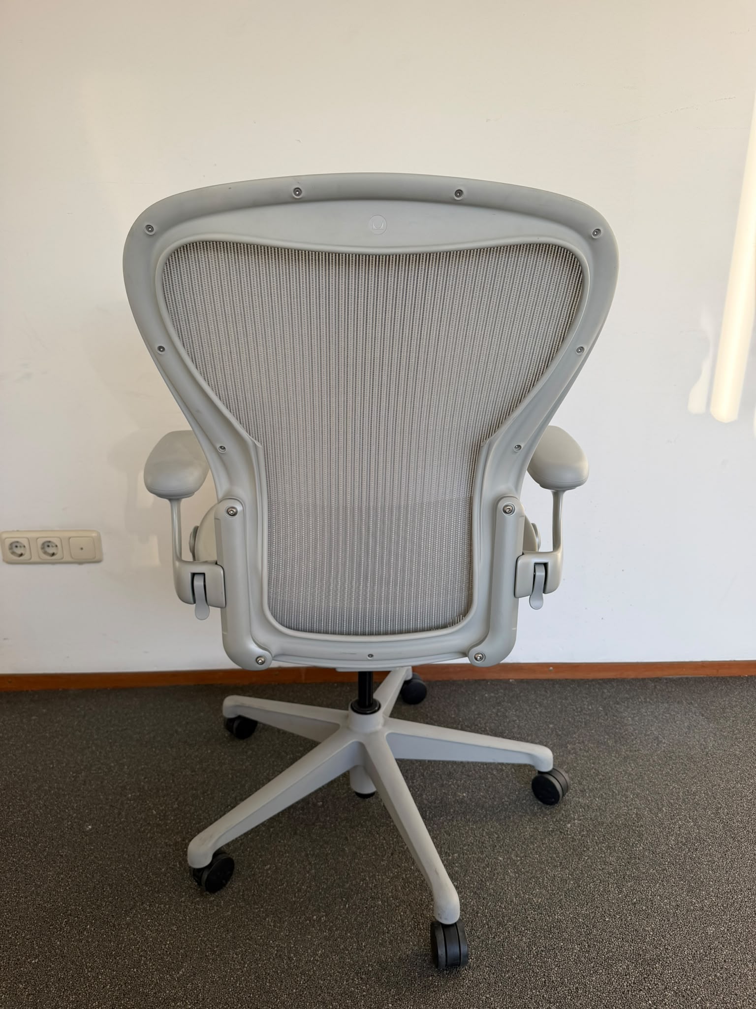 Herman Miller Aeron Remastered Mineral C - 002